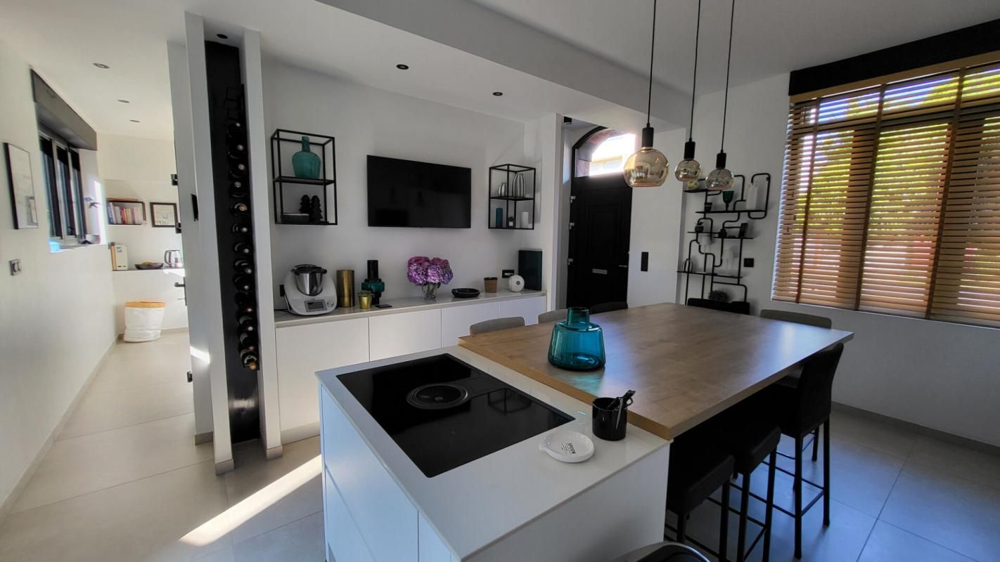 SAINT-QUENTIN Magnifique maison rénovée quartier Remicourt avec garage 3