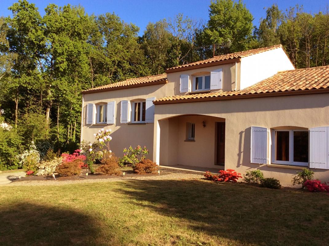 SAINTE-PAZANNE MAISON SAINTE PAZANNE 6 Chambres 190 M² BUDGET 566 500 HAI 3