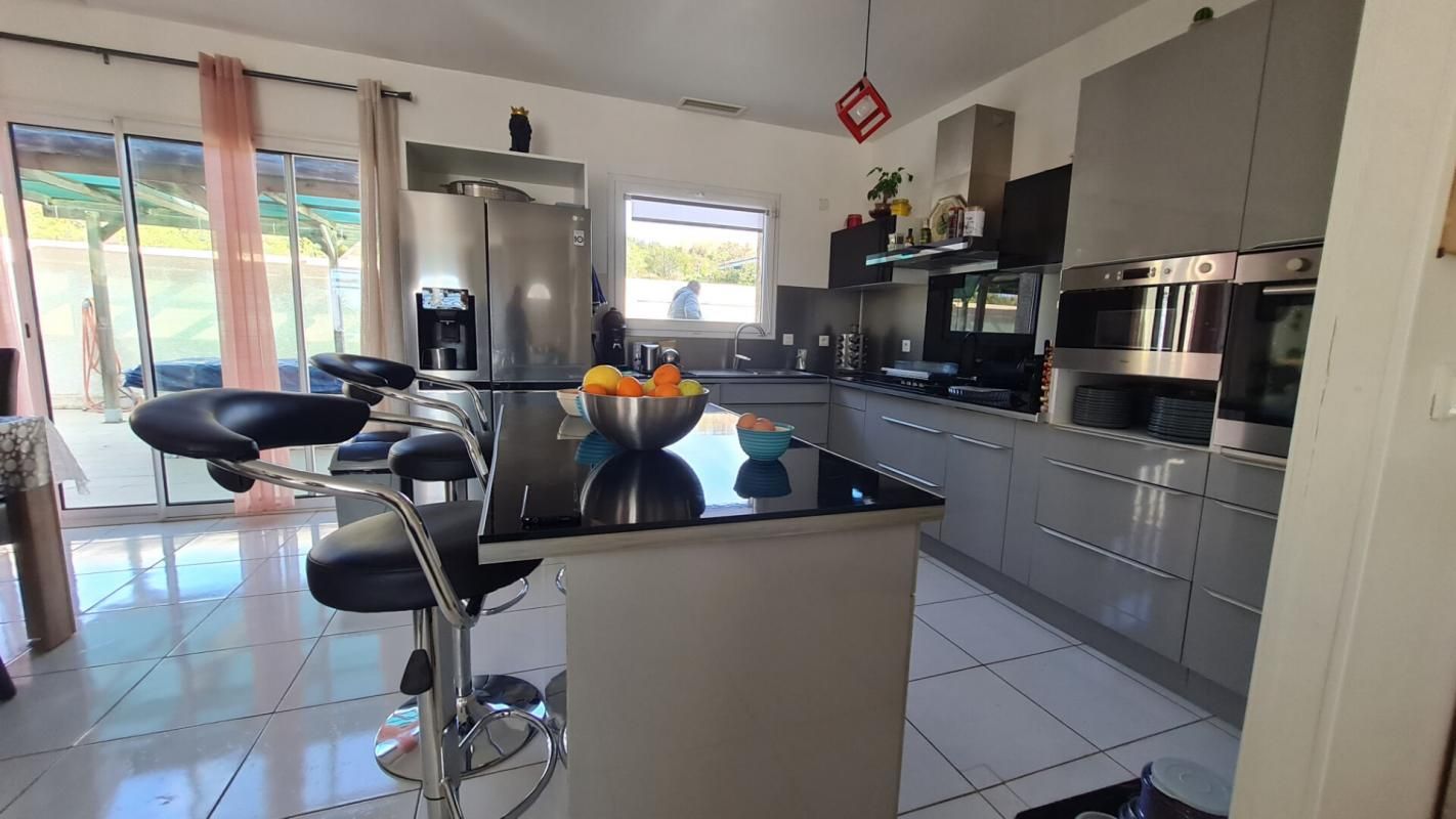 LAURENS Villa type 4 de plain pied, 93m² habitables avec garage/piscine sur 744 m² de terrain 3