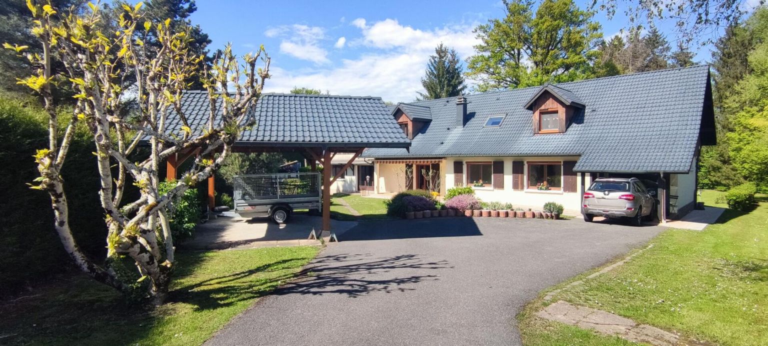Maison Pers Jussy 9 pièce(s) 256 m2