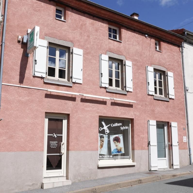 TARARE Spacieuse maison de village avec charme et potentiel 4