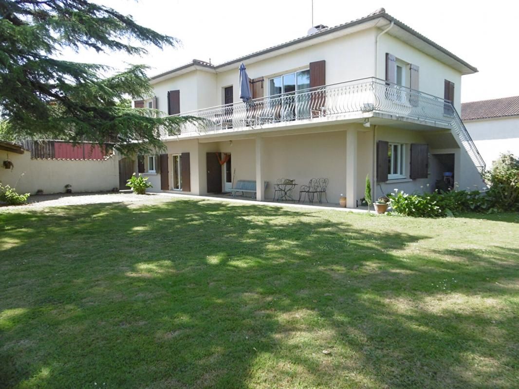 Maison 9 pièces 235 m2