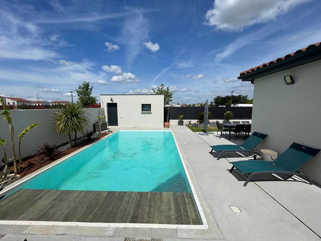 VALENCE Maison Valence 4 pièce(s) 113 m2, piscine. garage 2