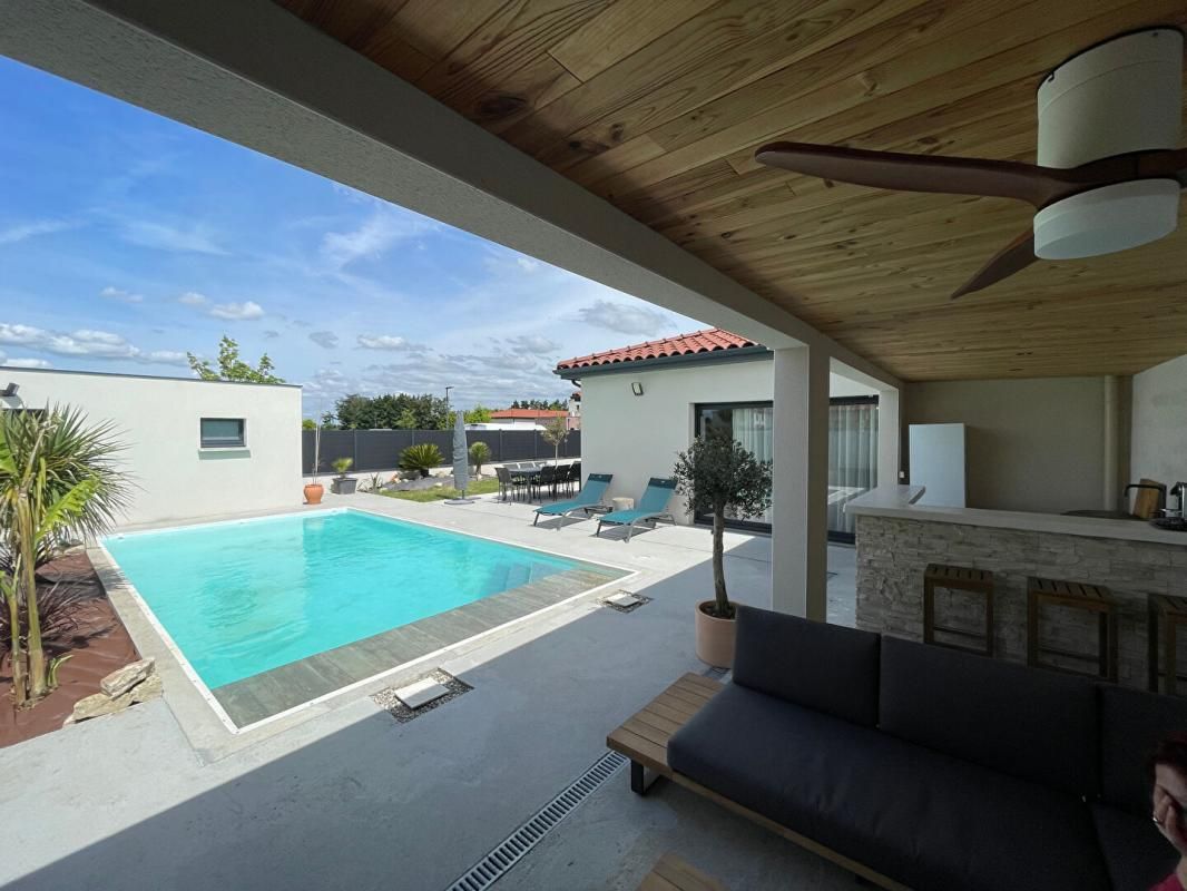 VALENCE Maison Valence 4 pièce(s) 113 m2, piscine. garage 3