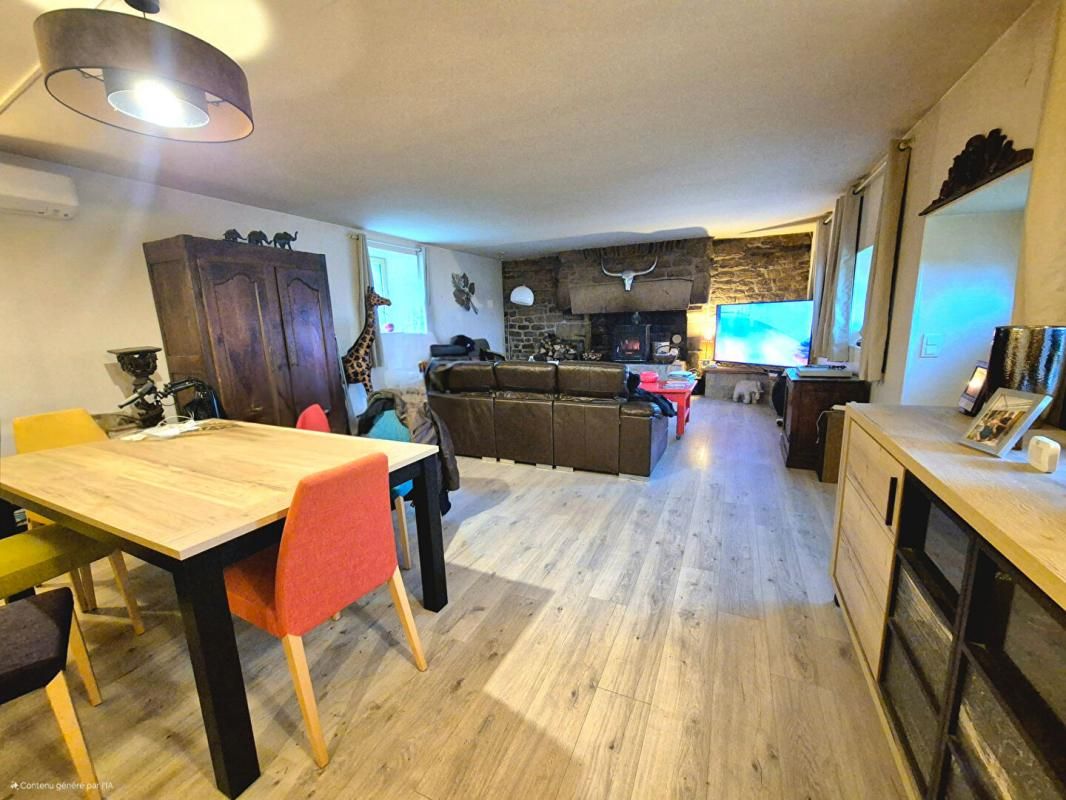 KERNASCLEDEN Charmante Longère en pierre de 164 m2 4