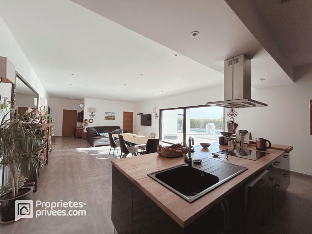 AUBIGNAN Maison moderne 5 pièces 207 m² de plain-pied à Aubignan 4
