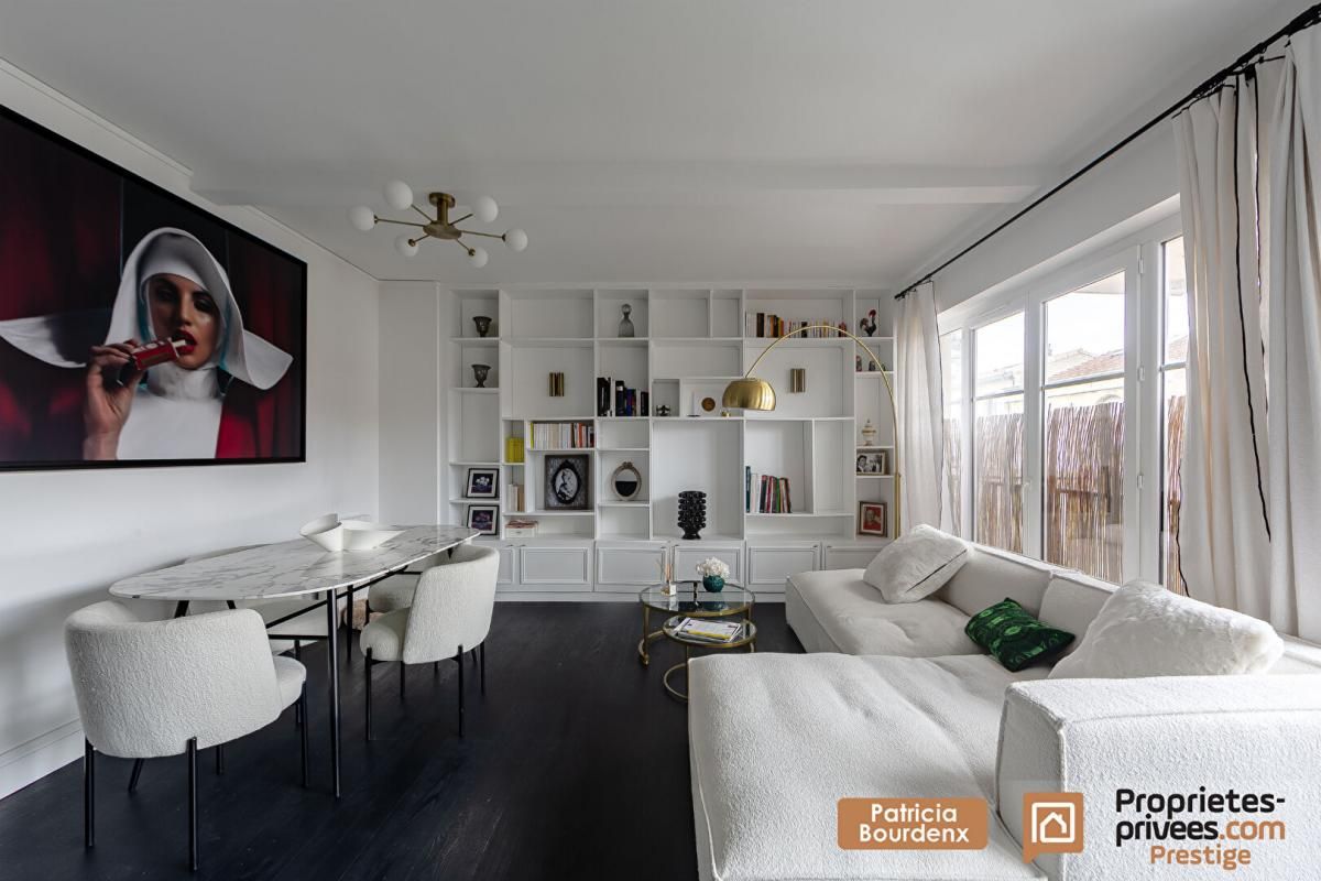 BORDEAUX PRIMEROSE  BEL APPARTEMENT  TROIS PIÈCES AVEC CAVE ET PARKING