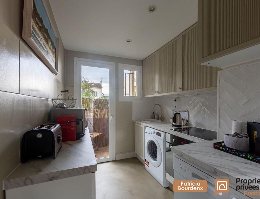 BORDEAUX BORDEAUX PRIMEROSE BEL APPARTEMENT TROIS PIÈCES AVEC CAVE ET PARKING 4