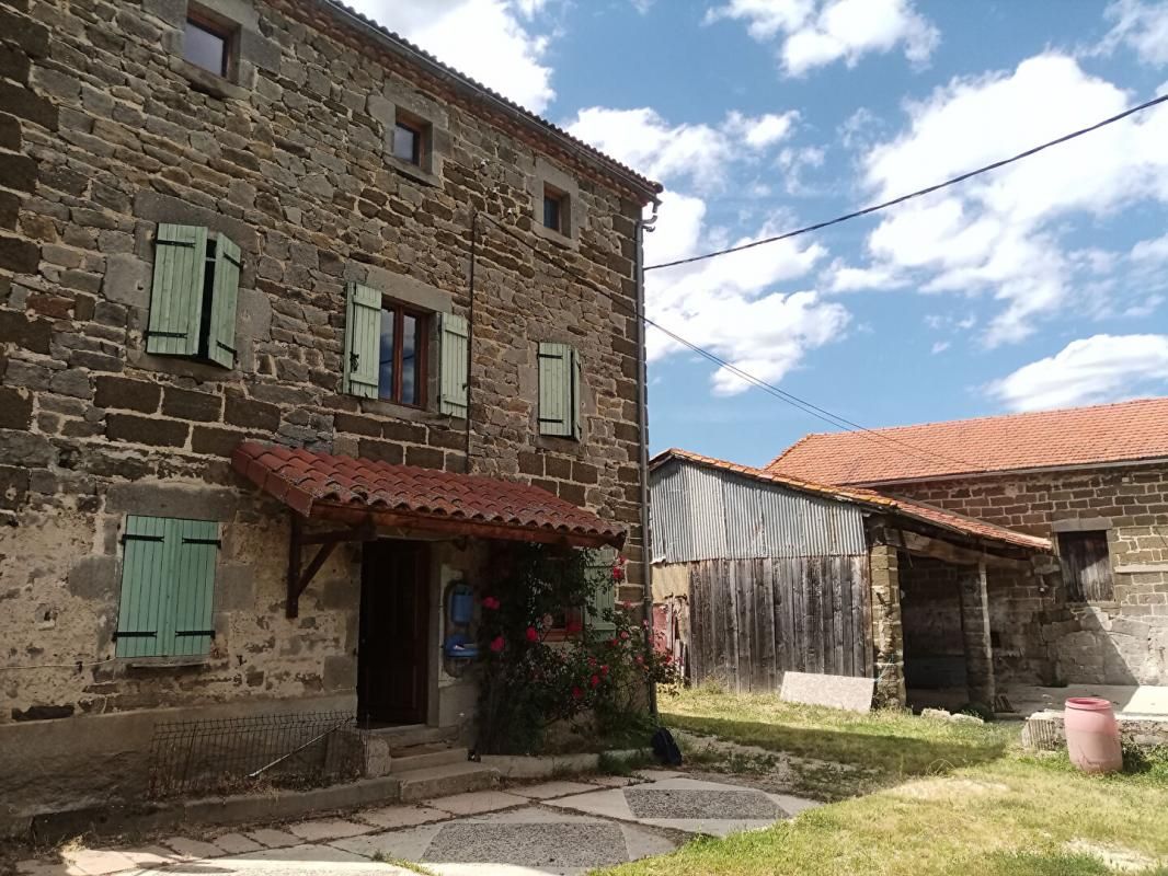 LANGEAC Langeac (43), ensemble immobilier habitation + bâtiments agricoles sur 4400 m2 de terrain 2