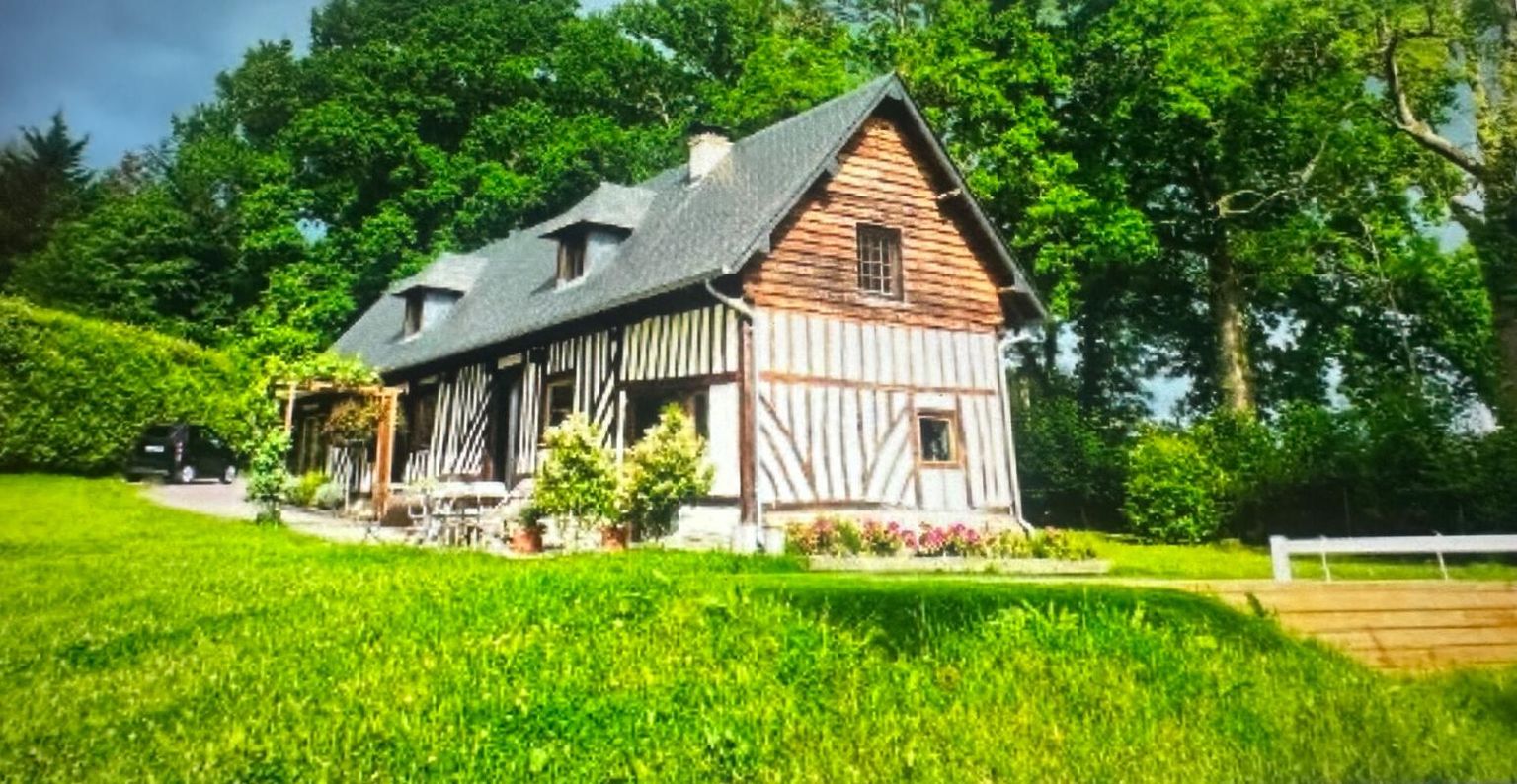 Longère rénovée en 2023, avec piscine chauffée, 4chambres, 2 salles de bains et douches