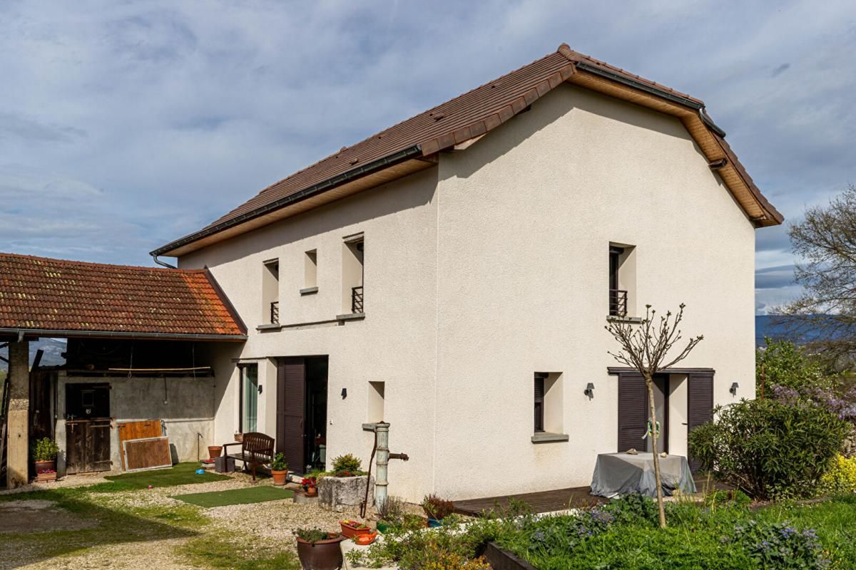LA TOUR-DU-PIN Tènement immobilier 340 m2 en 2 maisons + grange 2