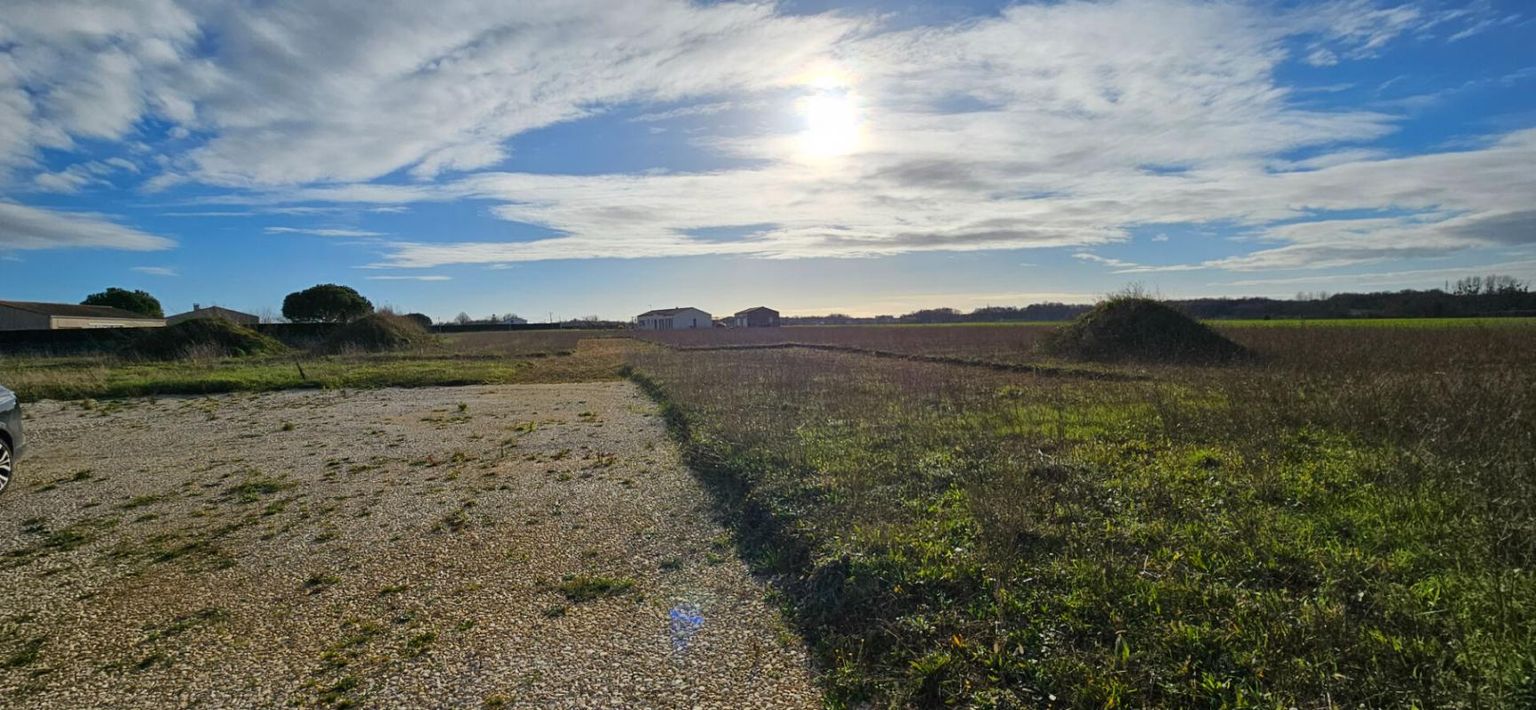 Terrain constructible de 569m² ARCHINGEAY
