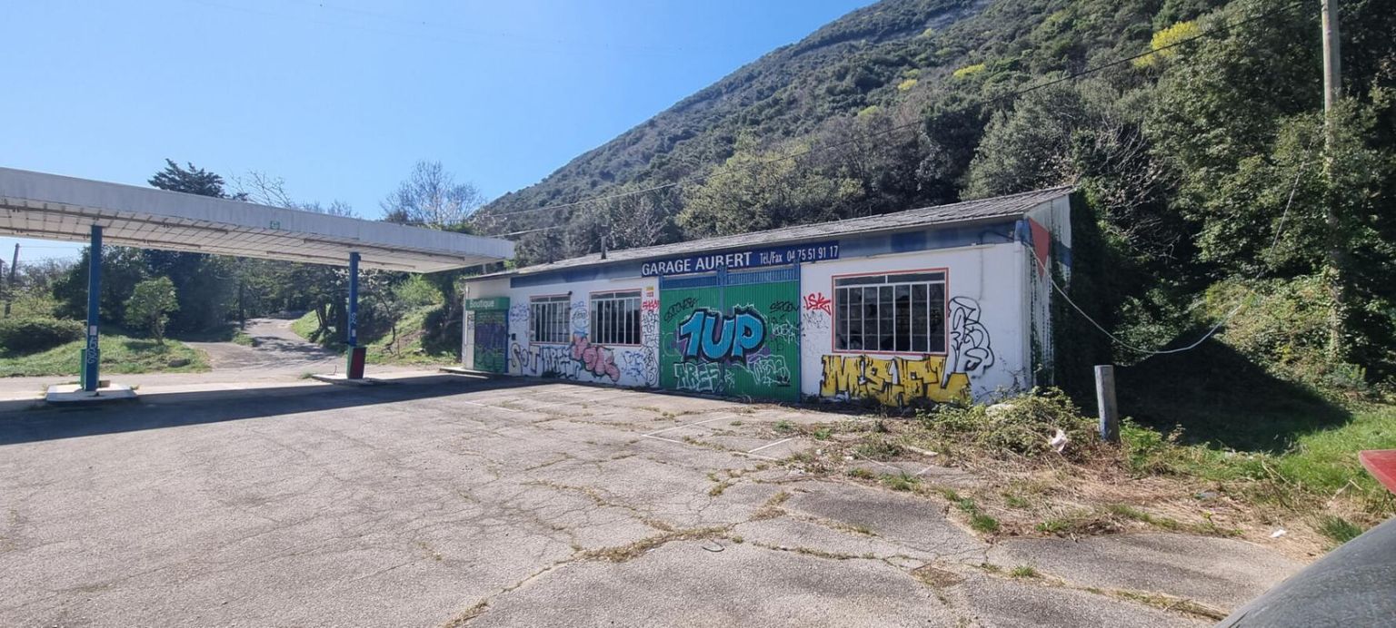CRUAS Immeuble 4 pièce(s) 220 m2 2