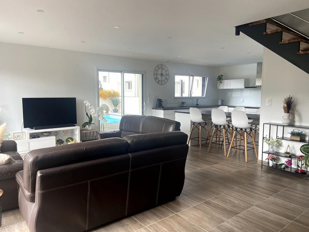 QUEVEN Maison 7 pièces avec piscine 2