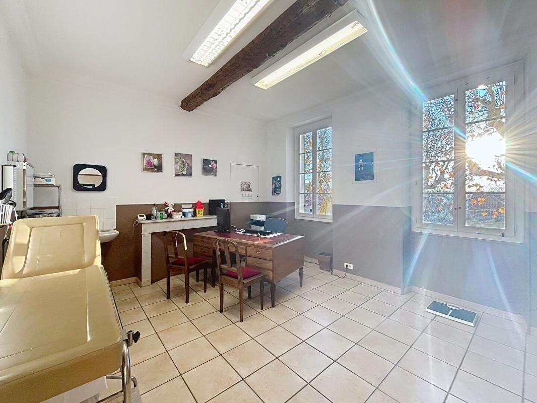 MANOSQUE Investissement bureaux Manosque 139 m2 ou habitation 3