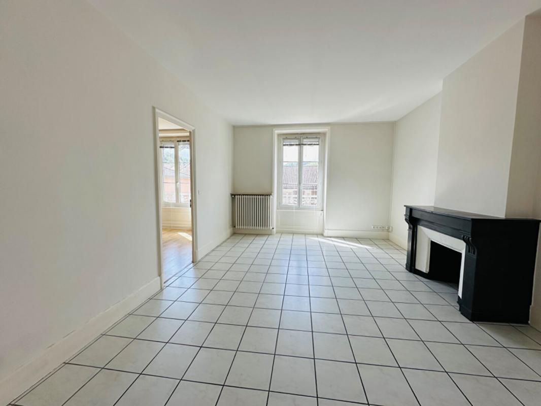 BOURGOIN-JALLIEU Appartement 3 pièces 80 m² 2