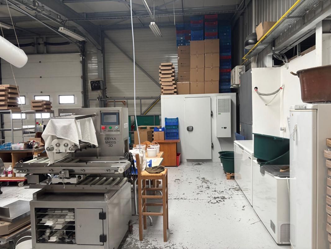 ANNECY ANNECY Proximité Laboratoire Alimentaire 270 M² 2