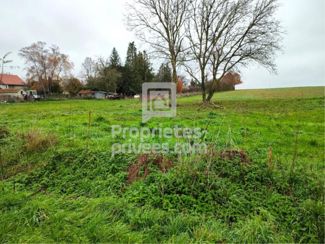 Terrain à bâtir de 2 200 m²