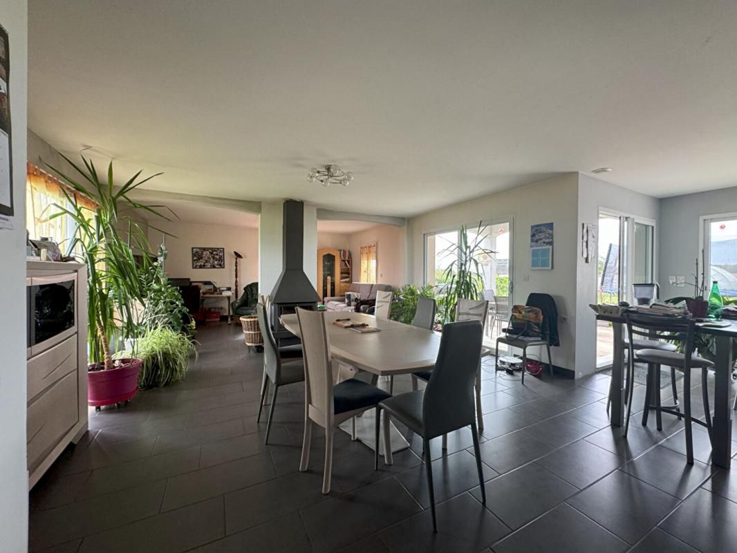 A VENDRE 37800 NOYANT DE TOURAINE Maison de plain-pied 6 pièces 148 m2 garage jardin