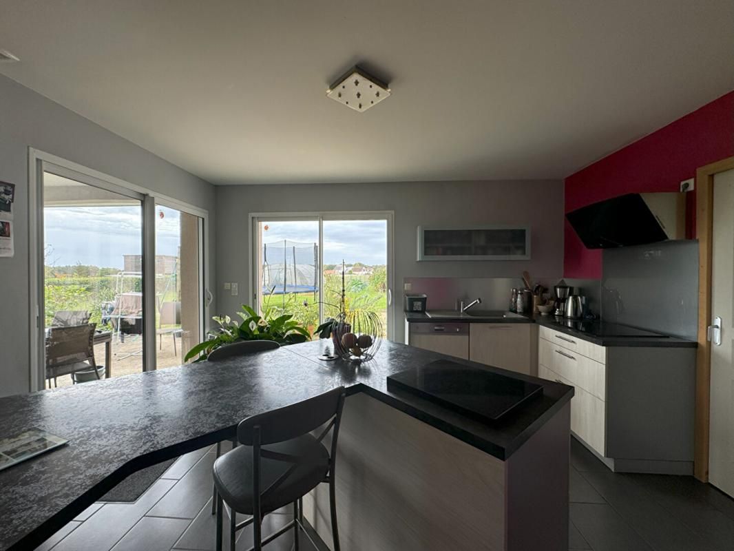NOYANT-DE-TOURAINE A VENDRE 37800 NOYANT DE TOURAINE Maison de plain-pied 6 pièces 148 m2 garage jardin 3