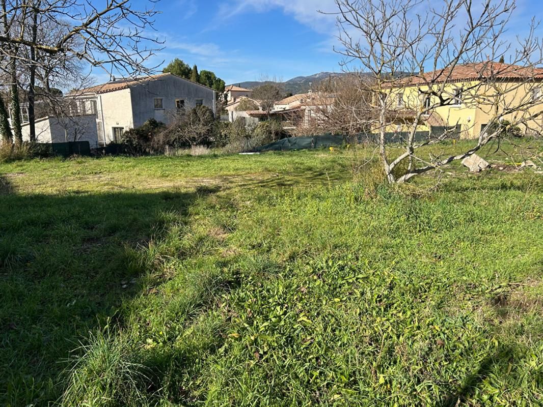 Terrain constructible, viabilisé Aniane 441 m2