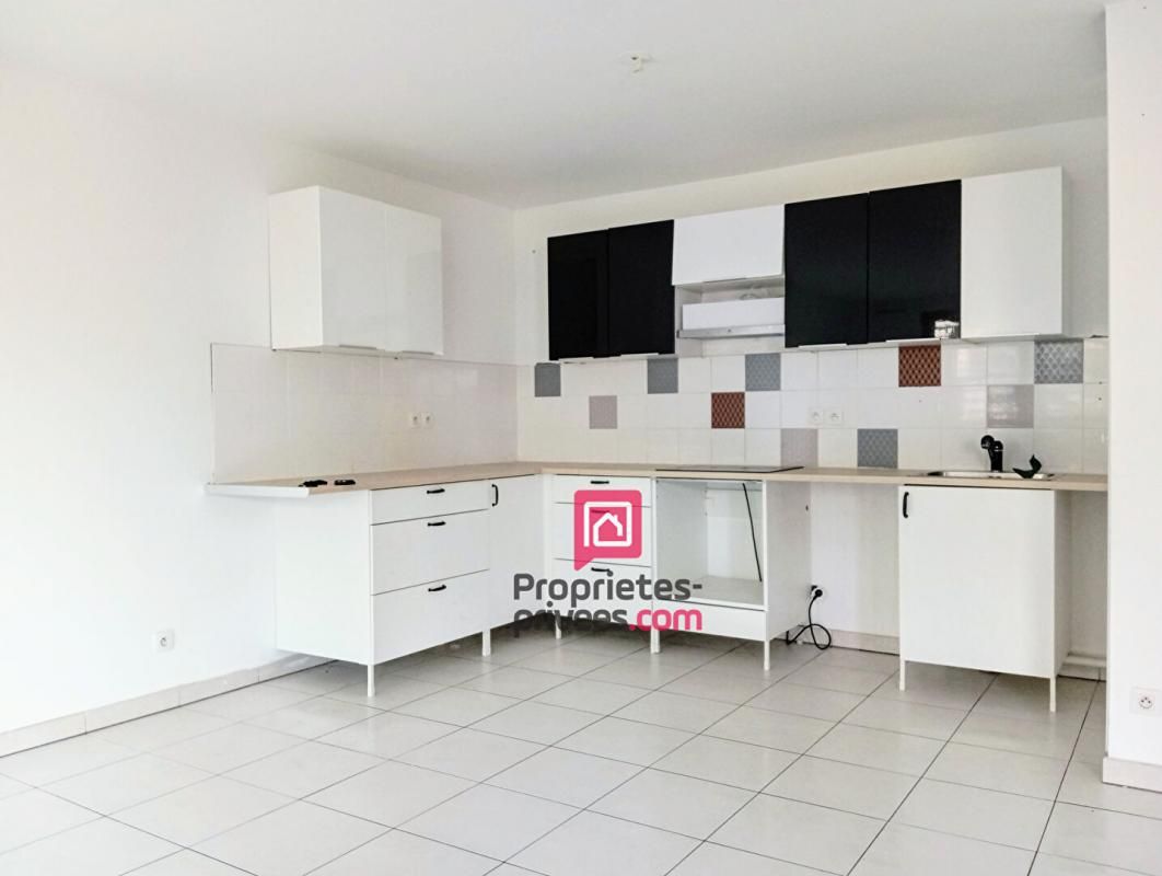 MARSEILLE-1ER-ARRONDISSEMENT Appartement Marseille (13001) 3 pièce(s) 74 m2 2