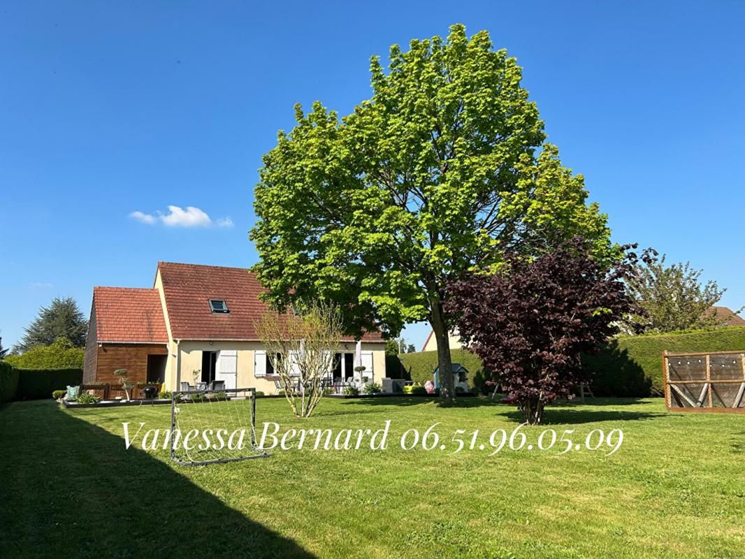 14100 - Maison 7 pièces dans charmant village -314 800 Euros