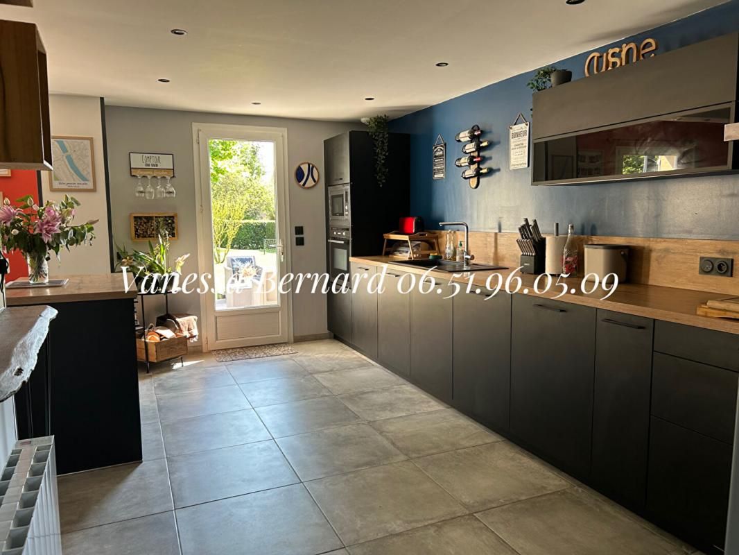 LISIEUX 14100 - Maison 7 pièces dans charmant village -314 800 Euros 4