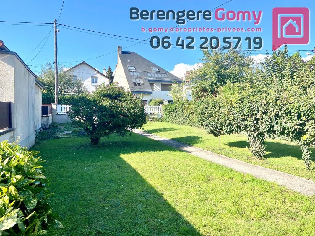 LE PLESSIS-BOUCHARD Terrain à bâtir avec maisonnette à démolir 4