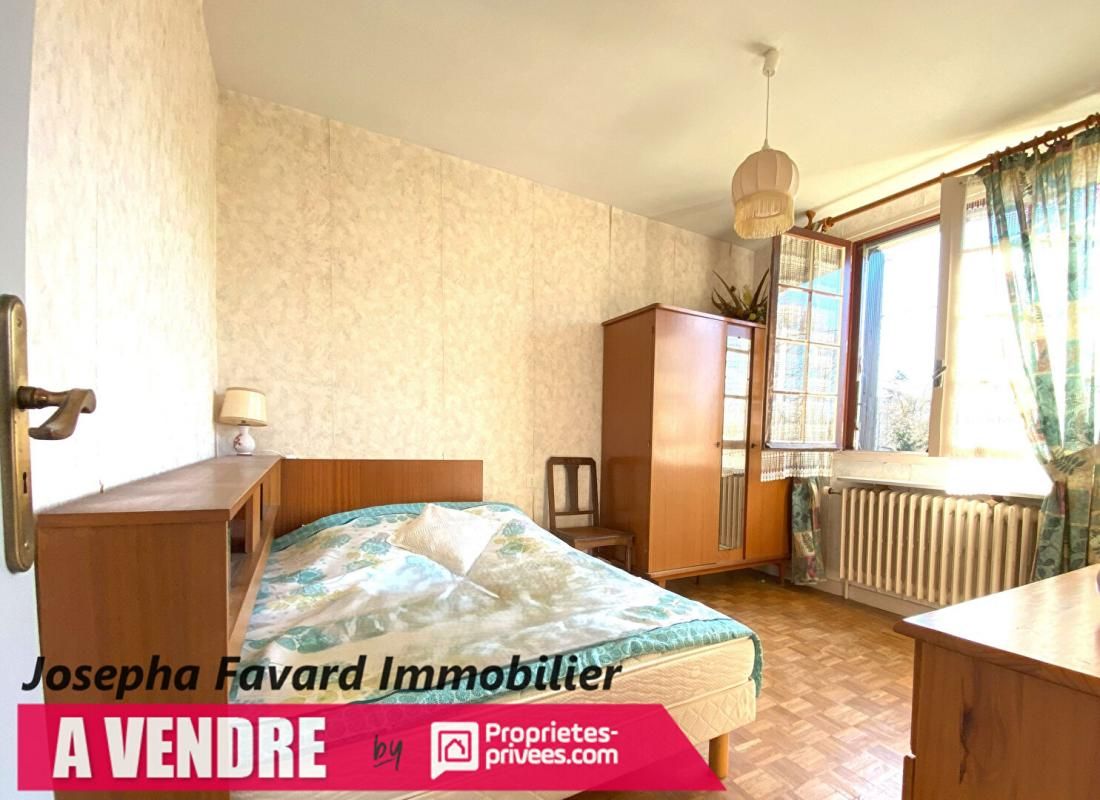TREIGNAC MAISON  112 m² - 3 chambres  -Terrain 1 000m² 4