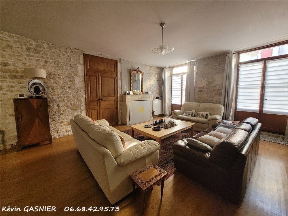 MARTHON (16380) Ensemble immobilier 207m2 + dépendances