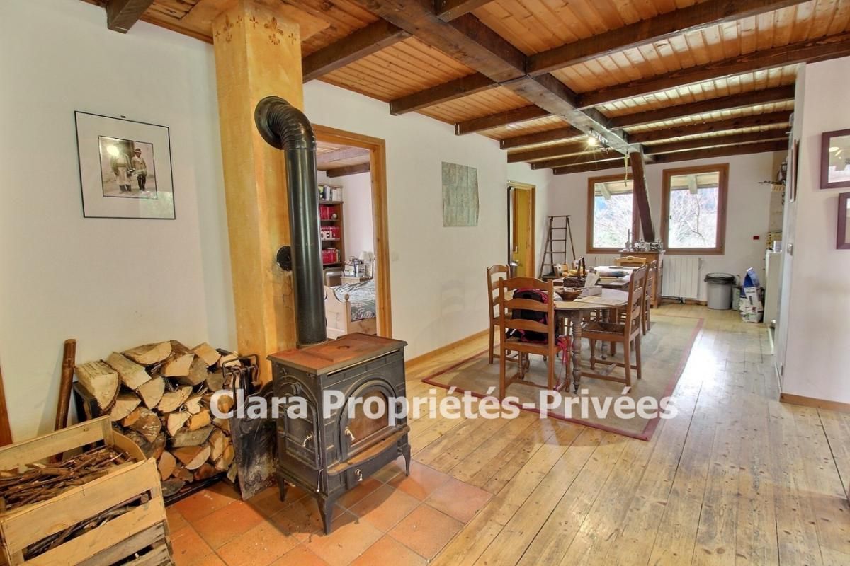 QUEIGE Dans un hameau authentique du Beaufortain 3