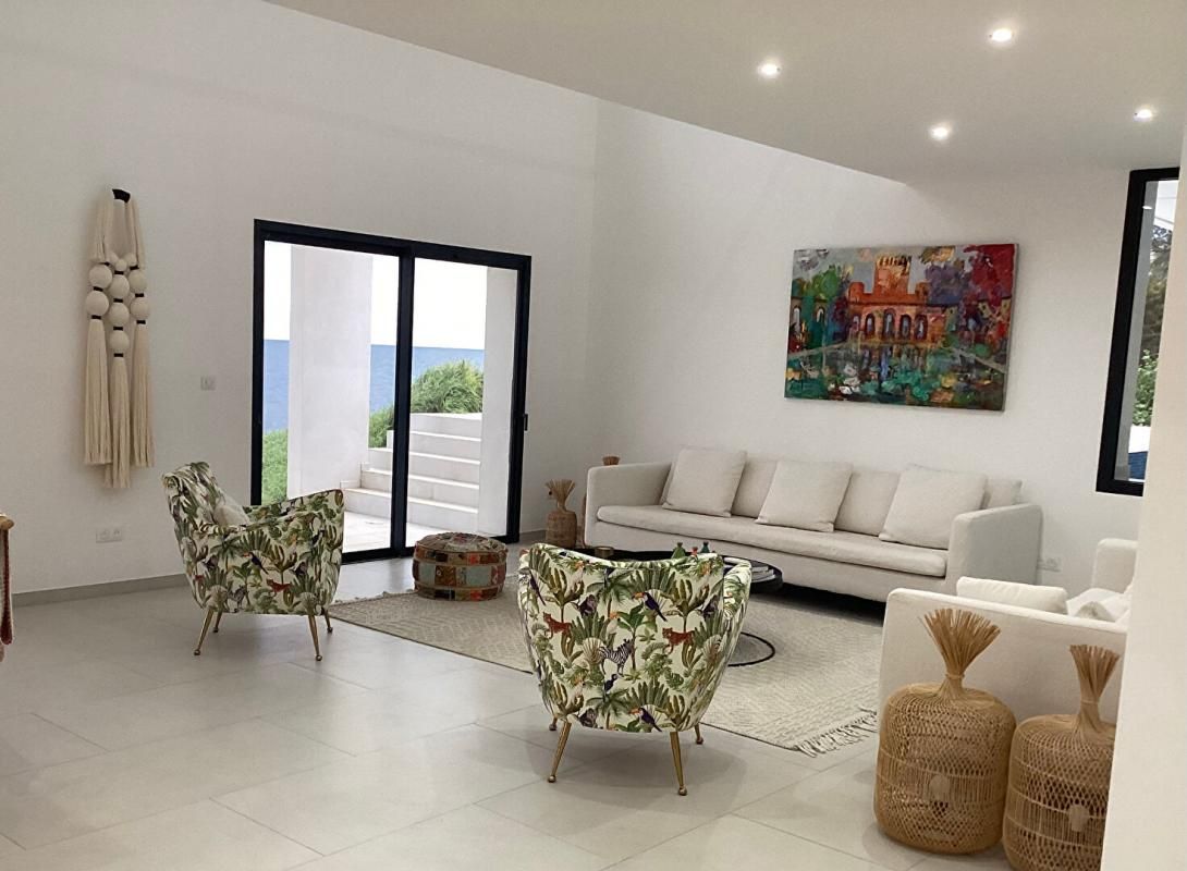 SARI-SOLENZARA Villa de PRESTIGE moderne de type T8 pieds dans l'eau vue mer avec piscine - SOLENZARA 20145 - CORSE DU SUD 4