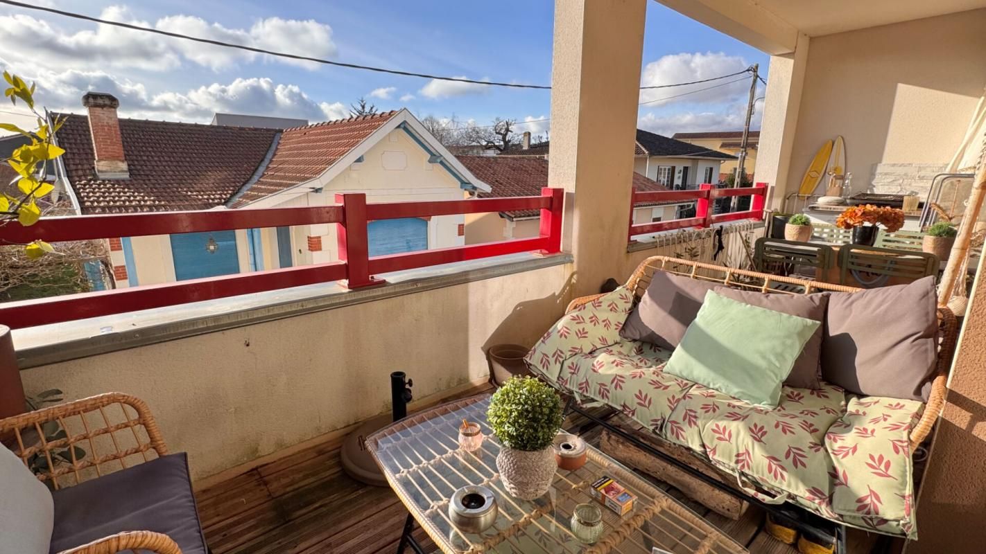 ARES APPARTEMENT TYPE 4 AVEC ASCENSEUR, TERRASSE, PARKINGS, CELLIER 2