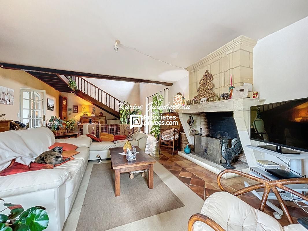 SAINT-EMILION Maison en pierre Saint Emilion 190 m2 + sous-sol intégral + jardin + piscine 2