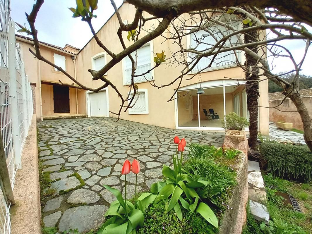 SAINT-CHINIAN Ensemble de 2 maisons Proche Saint Chinian 34360 3