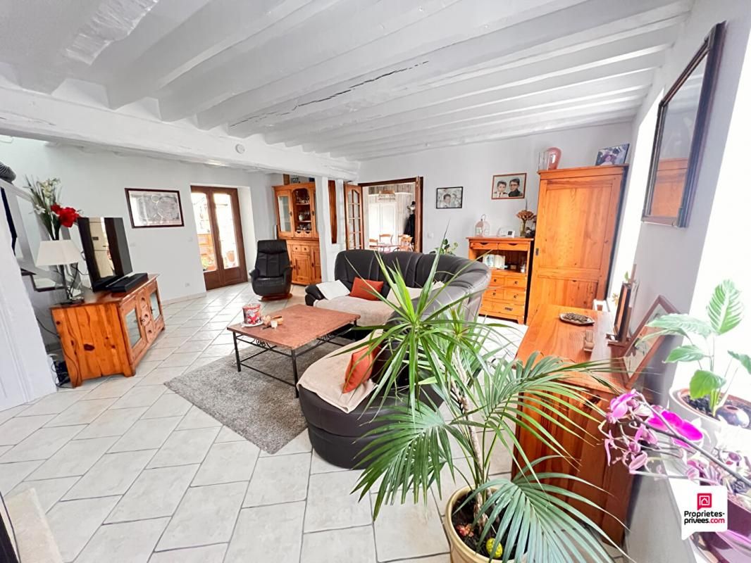 (95420) MAGNY EN VEXIN, Maison de village 6 pièce( s),174 m2, grand séjour, 3 chambres, garage, jardin clos