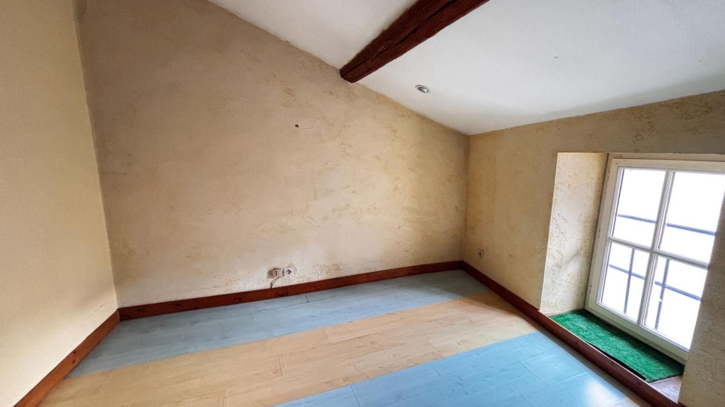 TOURNUS Maison coeur de ville en duplex, 5 P, avec commerce loué 4