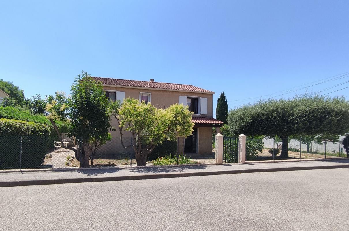 Centre ville Maison La Londe Les Maures 4 pièces +Grand Garage sur terrain 561m²