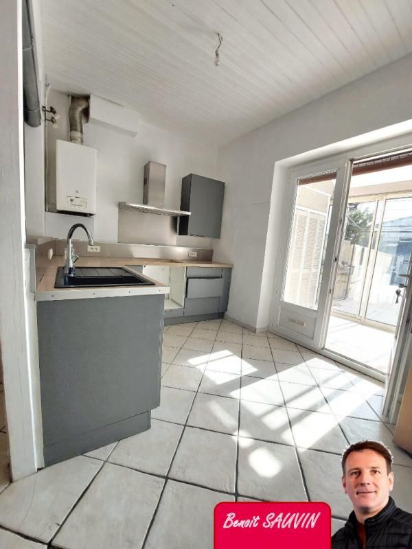 MARSEILLE-16E-ARRONDISSEMENT Maison dans une impasse 3