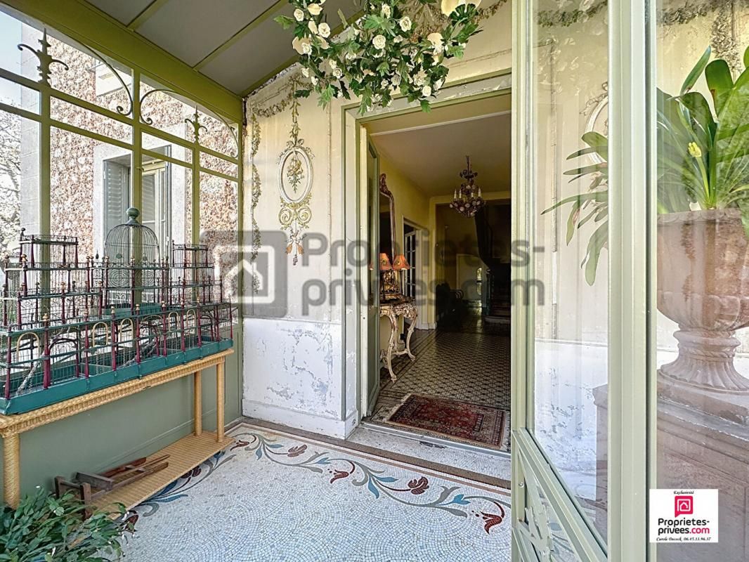 MAISON DE CARACTERE, CENTRE VILLE AVEC JARDIN