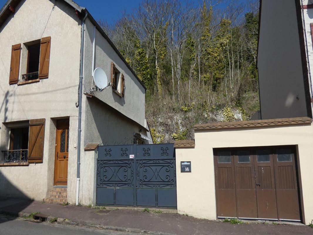 IVRY-LA-BATAILLE Maison (5pièces) avec jardin 2