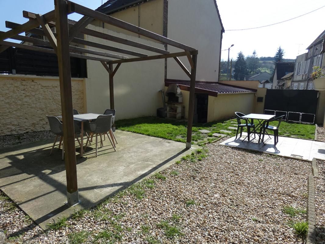 IVRY-LA-BATAILLE Maison (5pièces) avec jardin 3