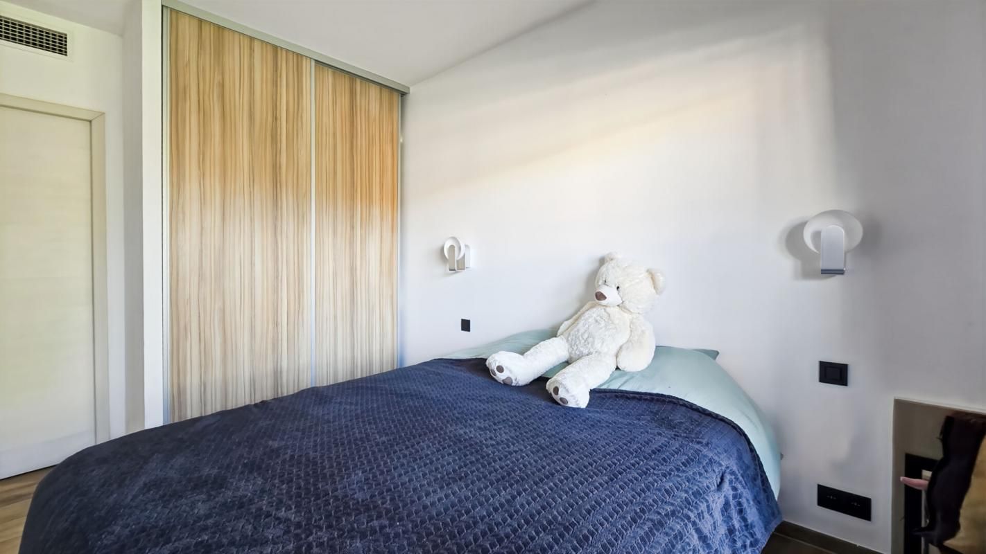 PROPRIANO Appartement T2 en résidence avec belle terrasse et petite vue mer + PARKING EN SOUS SOL 3