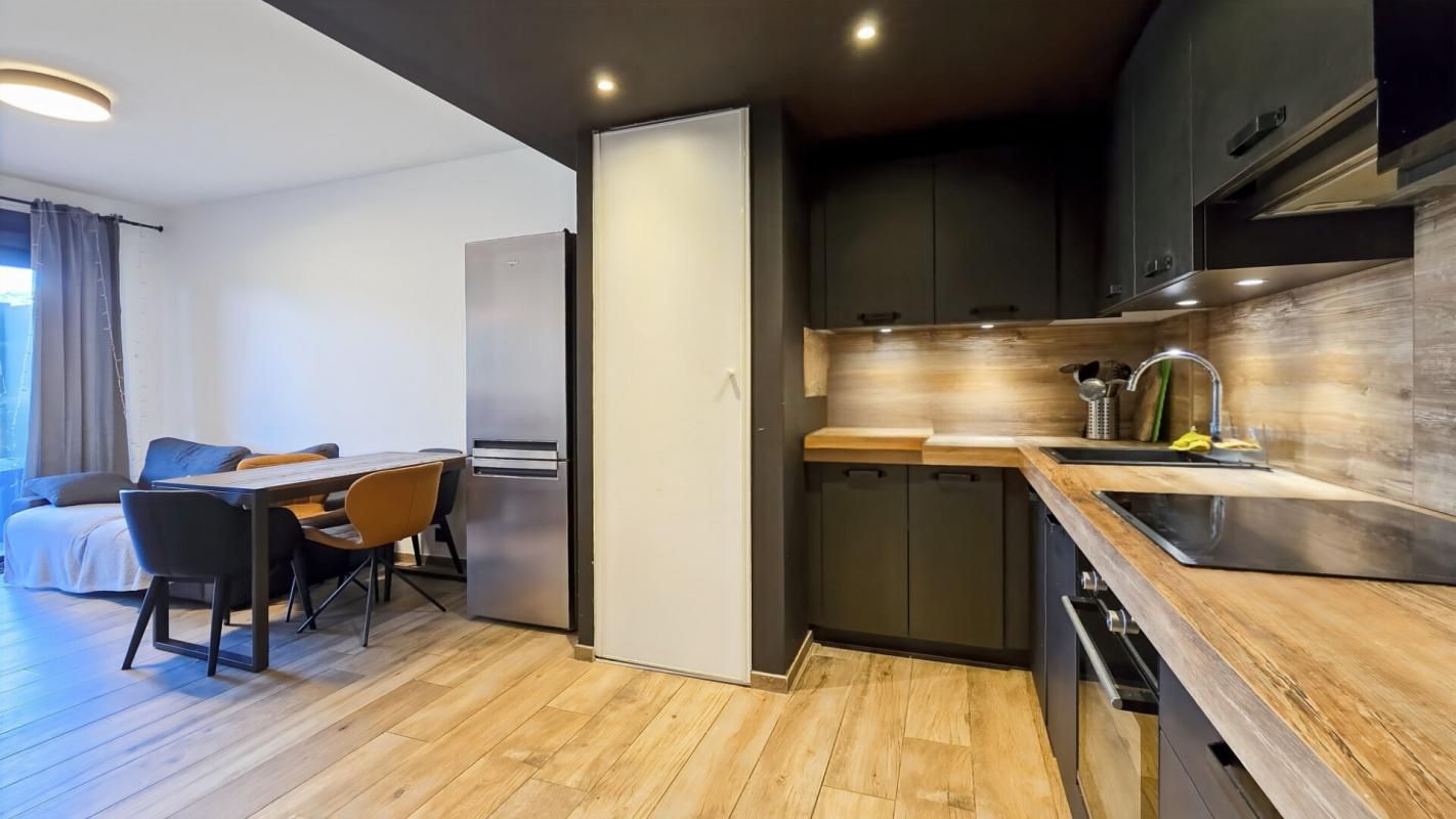 PROPRIANO Appartement T2 en résidence avec belle terrasse et petite vue mer + PARKING EN SOUS SOL 4