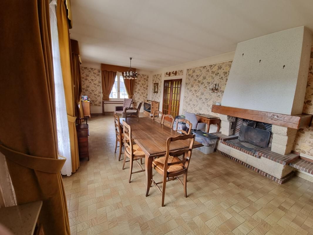 BONNEE PAVILLON 2 CHAMBRES, GRENIER AMENAGEABLE et SOUS SOL 4