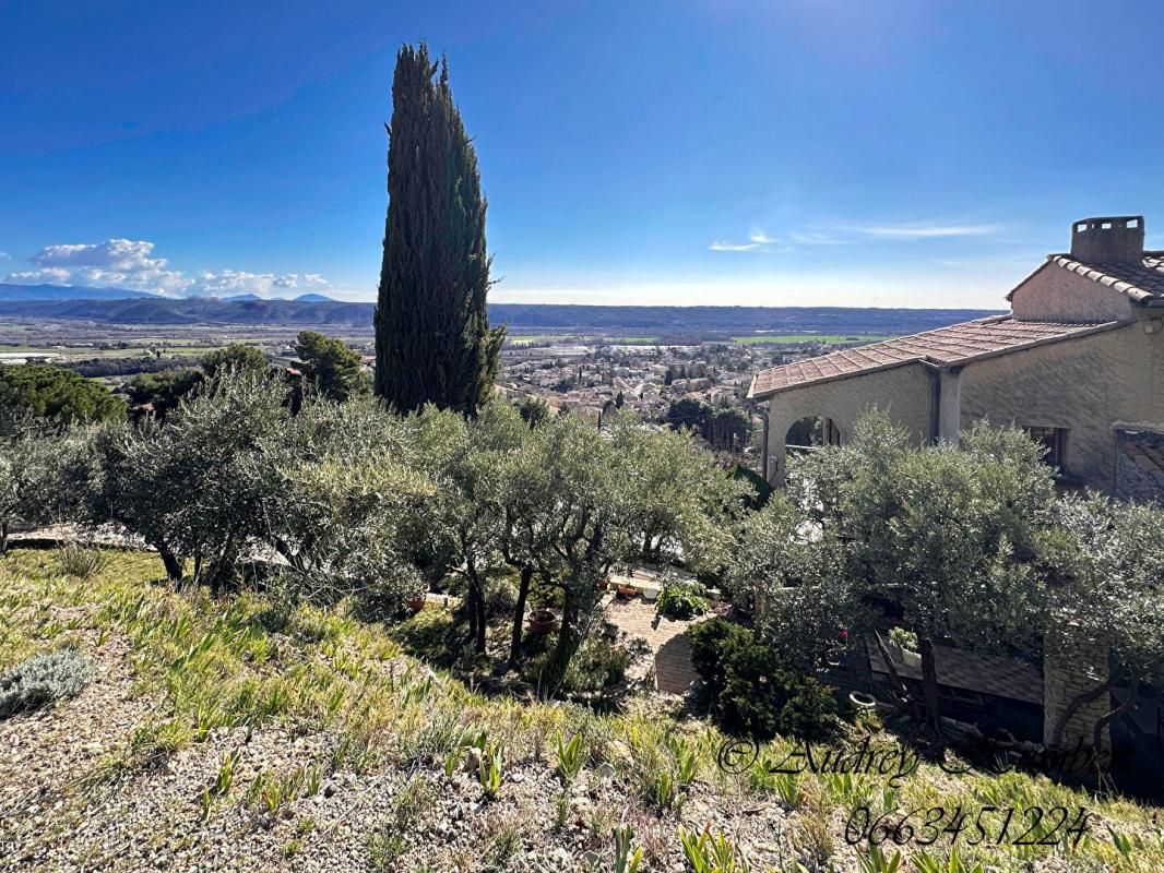 VOLX EXCLUSIVITE, A VOLX, BELLE VILLA de 2 appartements, 132 m² sur 1300 m² en pleine nature avec Vue panoramique 2