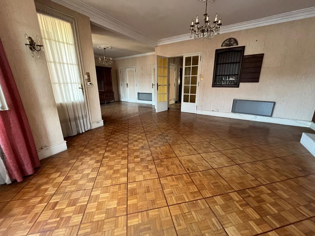 Immeuble Perigueux 7 pièces 183 m2