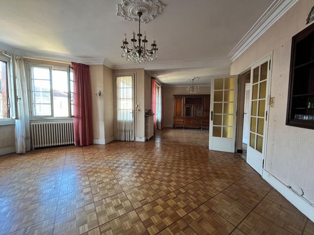 PERIGUEUX Immeuble Perigueux 7 pièces 183 m2 2