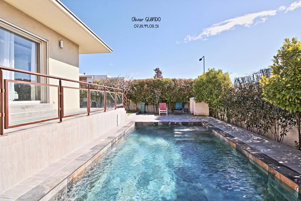Maison 5 pièces 135 m2 sur terrain de 415 m2 avec piscine